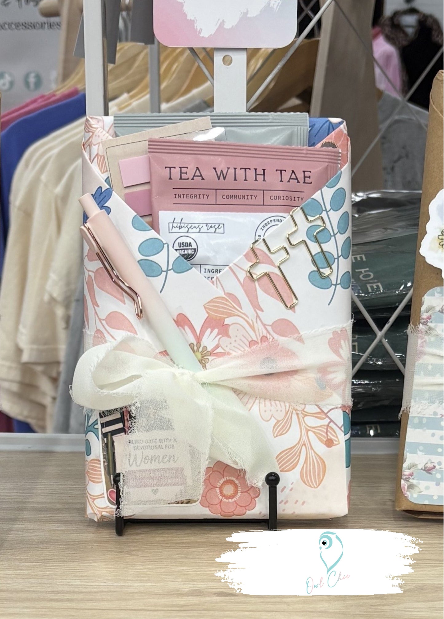 Blind Date with a Devotional for Women | Read & Reflect Devotional Gift