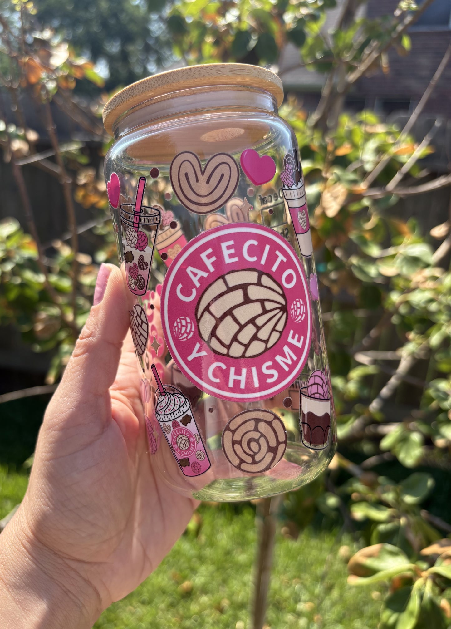 Cafecito Y Chisme Clear 16 oz. Glass Cup | Includes Bamboo Lid and Glass Straw