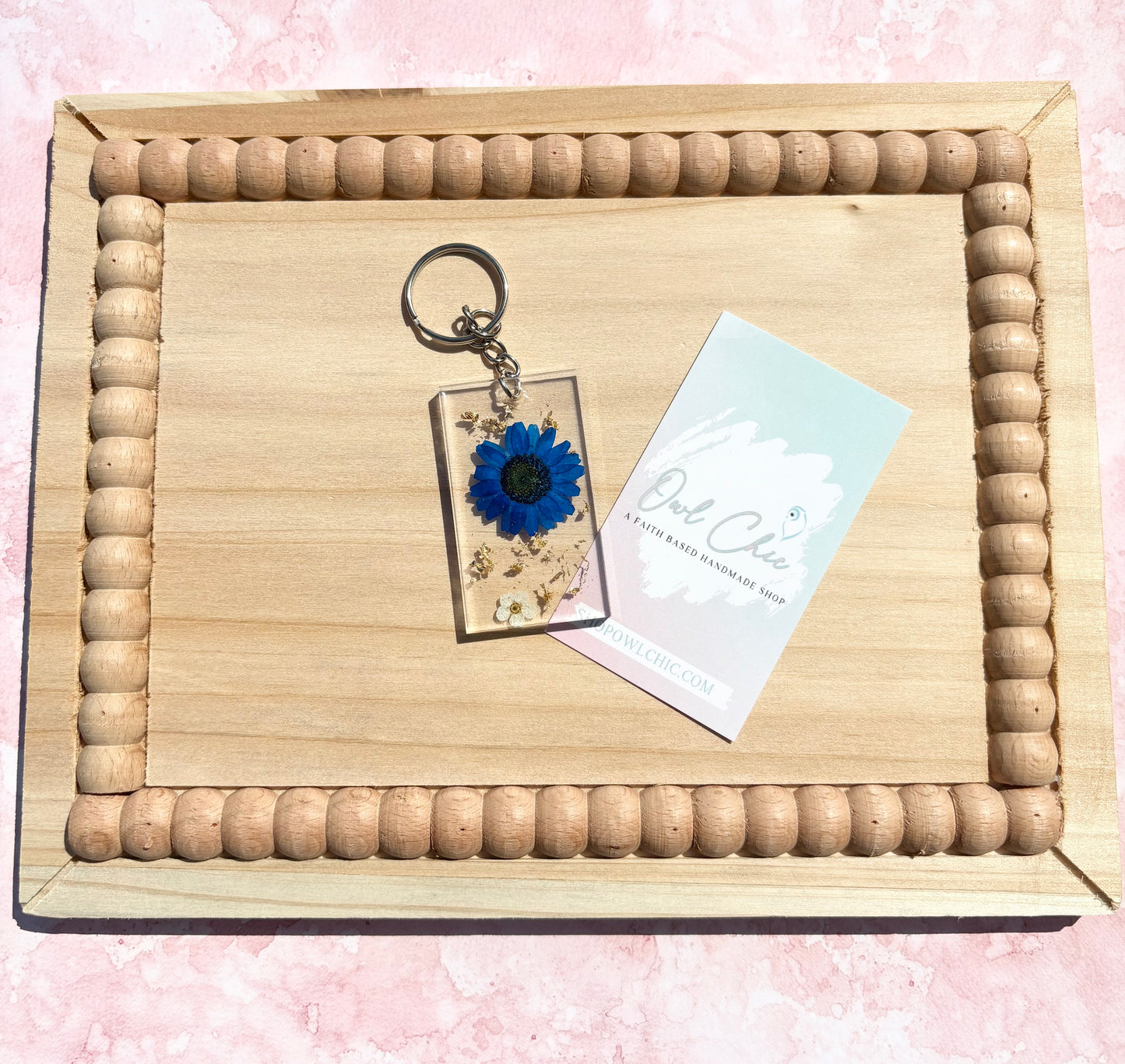 Handmade Resin Keychain with Dried Flowers & Gold Flakes | Unique Floral Gift