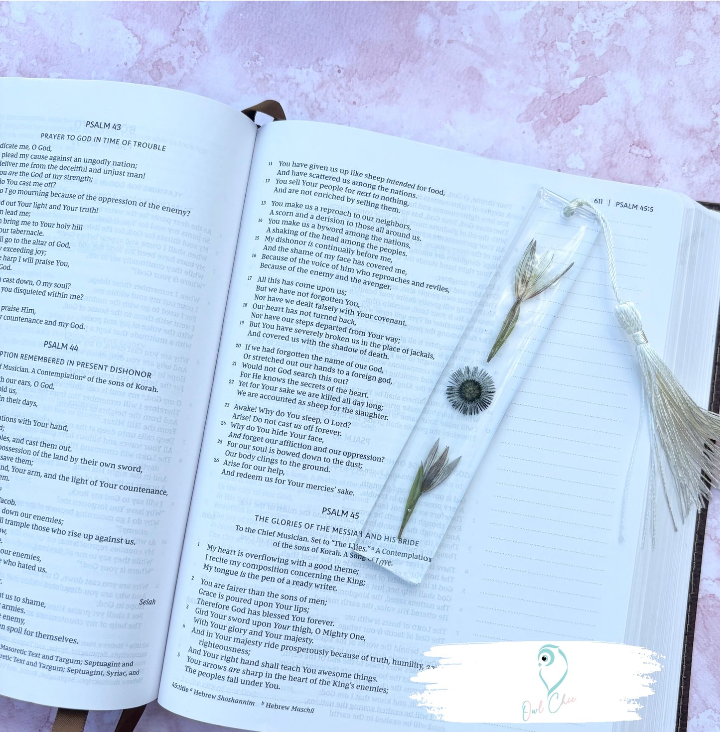 Handmade Resin Bookmark with Dried Flowers & Gold Flakes  |  Aesthetic Gift for Book Lovers