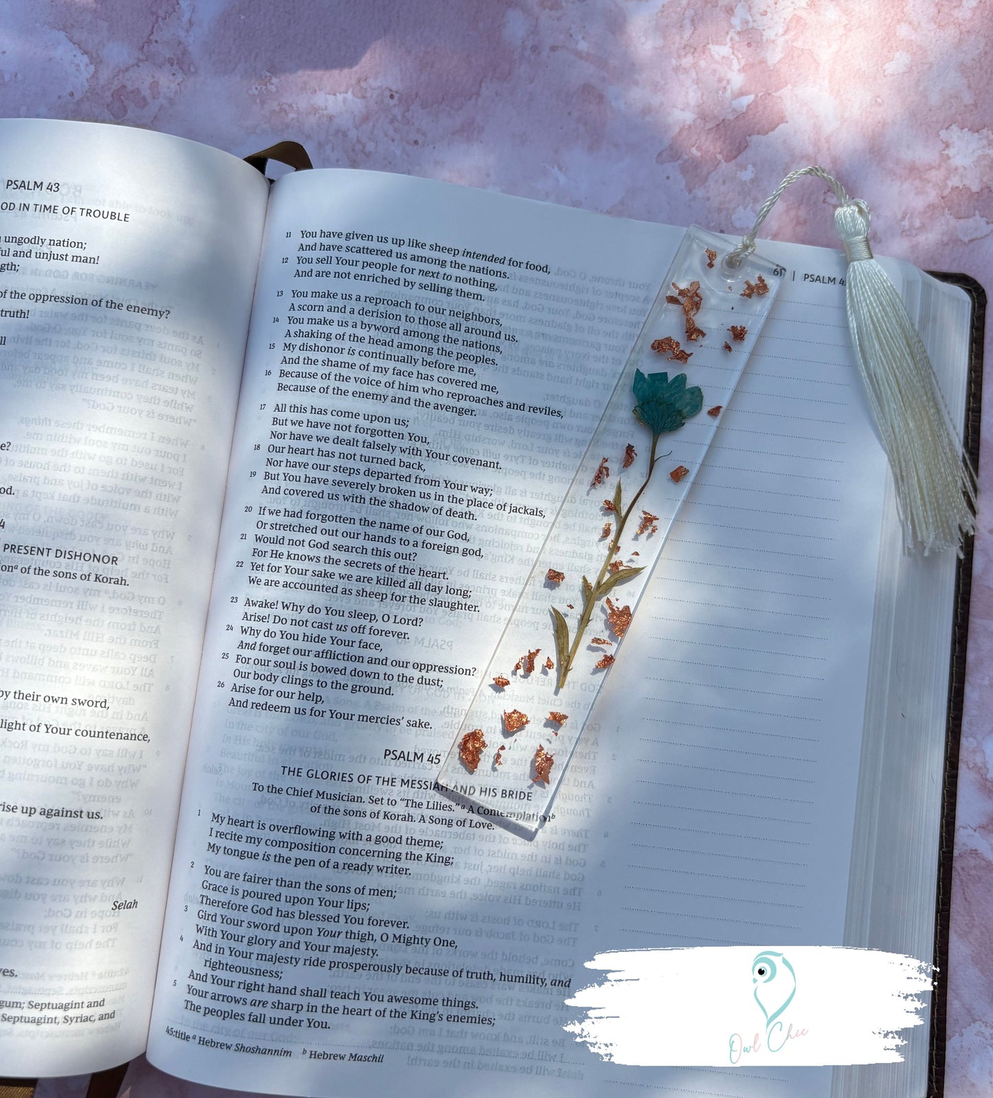 Handmade Resin Bookmark with Dried Flowers & Gold Flakes  |  Aesthetic Gift for Book Lovers