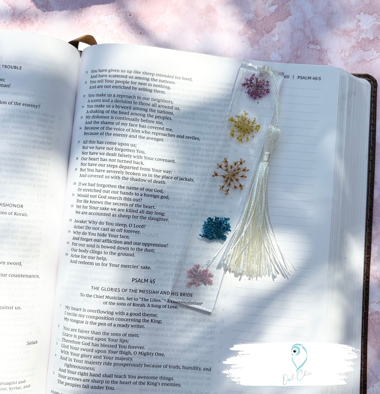 Handmade Resin Bookmark with Dried Flowers & Gold Flakes  |  Aesthetic Gift for Book Lovers
