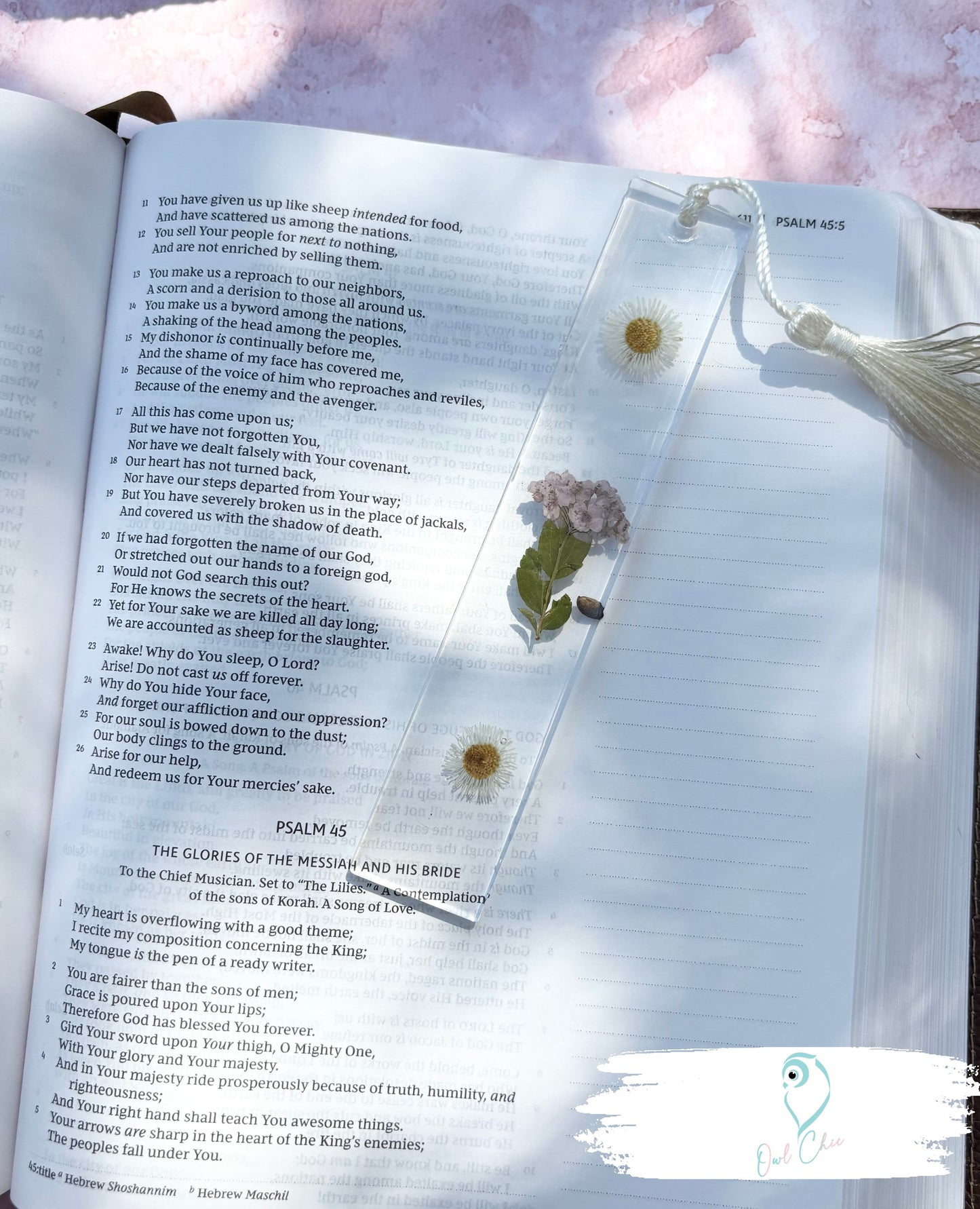 Handmade Resin Bookmark with Dried Flowers & Gold Flakes  |  Aesthetic Gift for Book Lovers