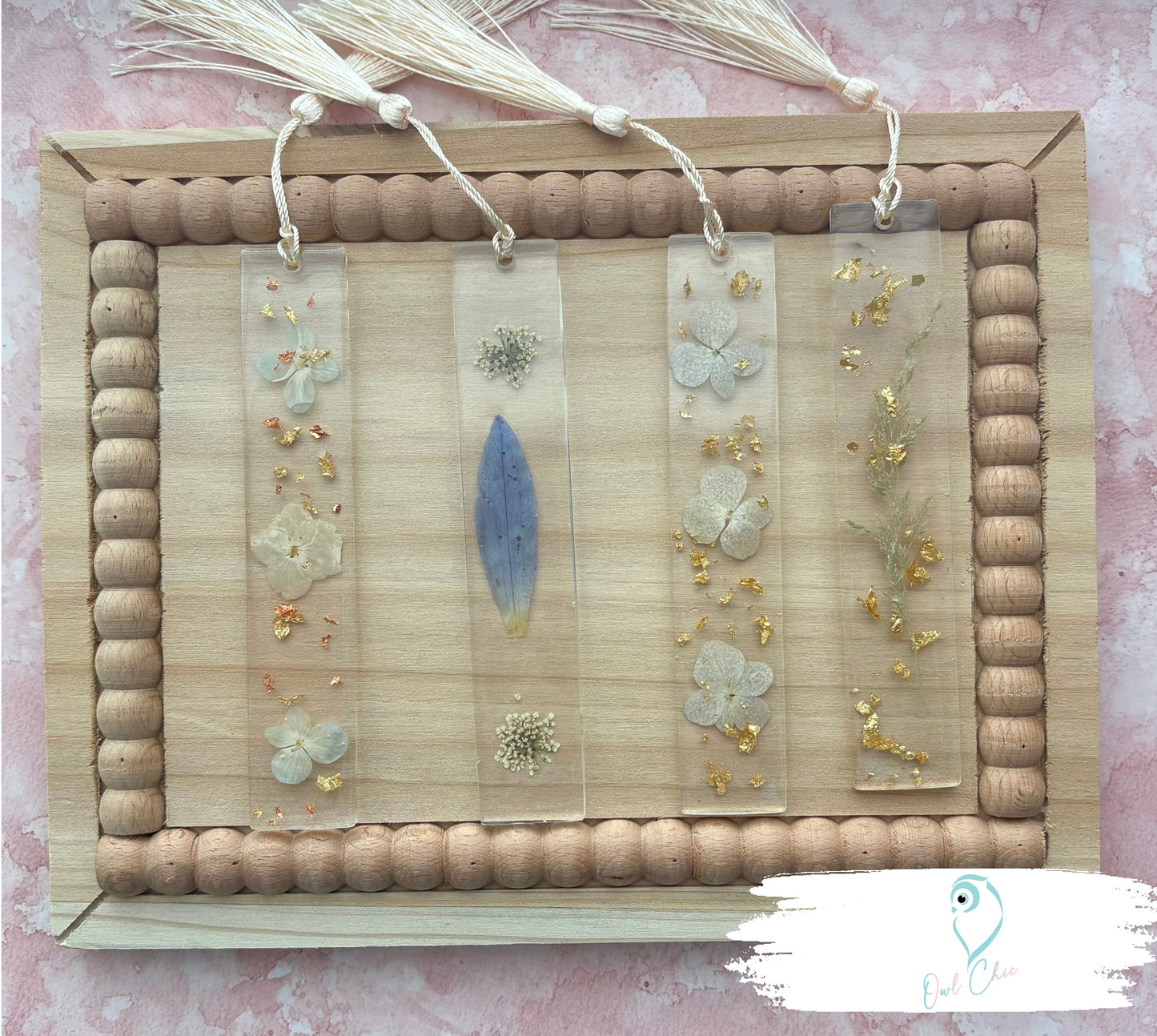 Handmade Resin Bookmark with Dried Flowers & Gold Flakes  |  Aesthetic Gift for Book Lovers