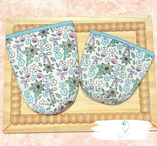 Floral Bows Reusable Coffee Sleeve | Eco-Friendly Cup Cozy | Iced & Hot Drink Holder (Copy)