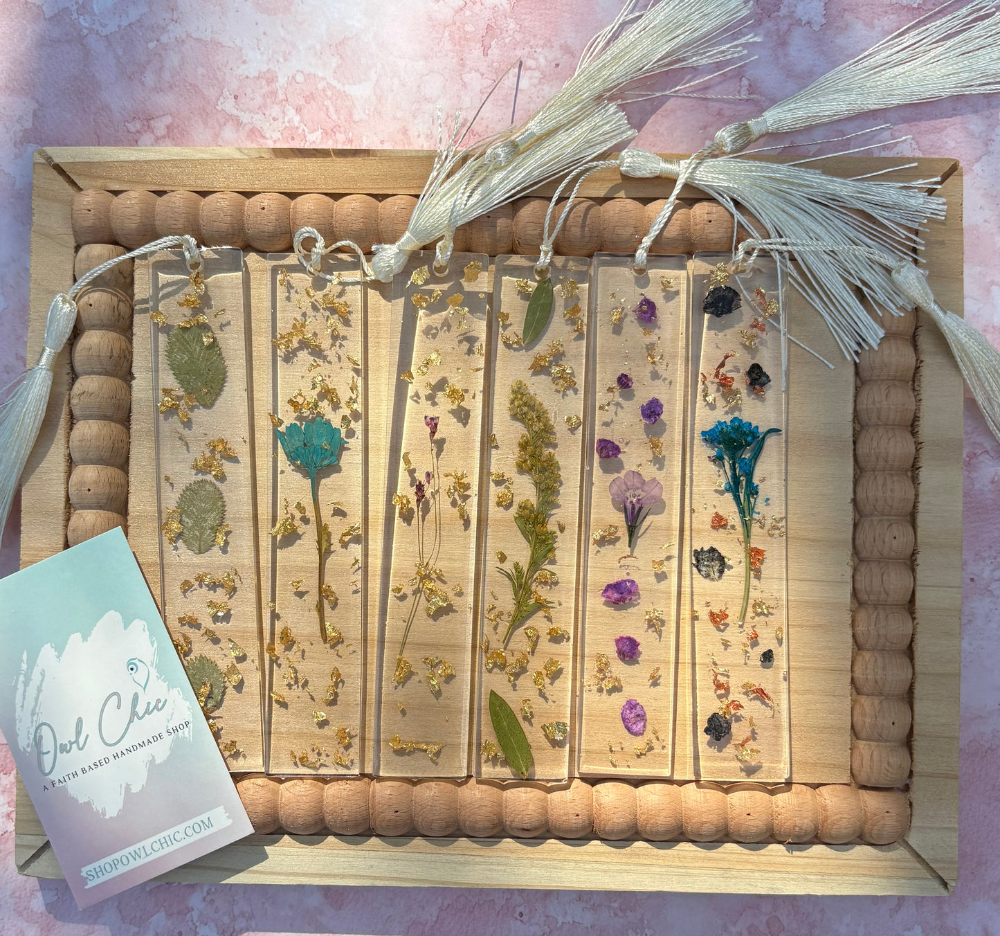 Handmade Resin Bookmark with Dried Flowers & Gold Flakes  |  Aesthetic Gift for Book Lovers