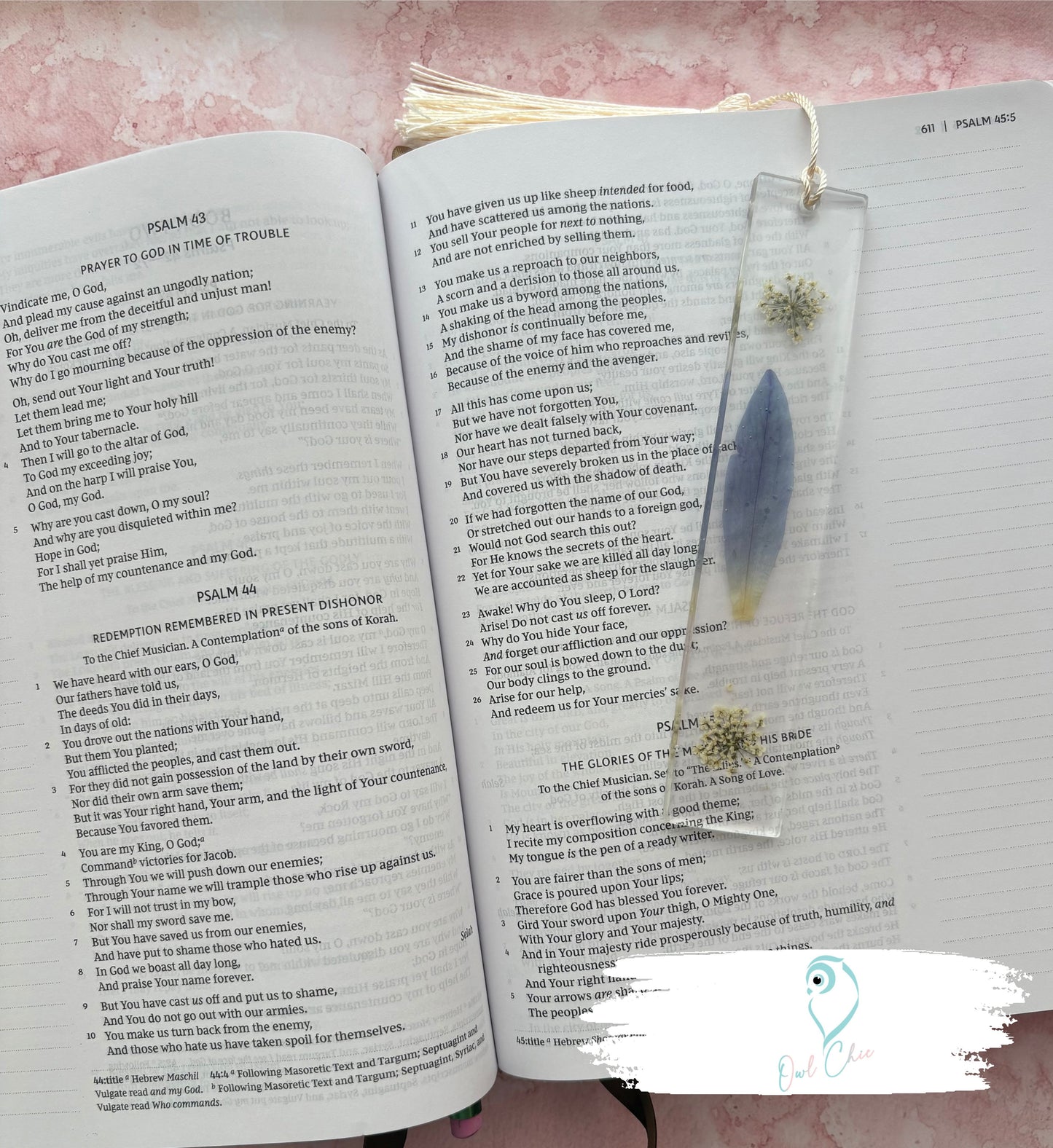 Handmade Resin Bookmark with Dried Flowers & Gold Flakes  |  Aesthetic Gift for Book Lovers