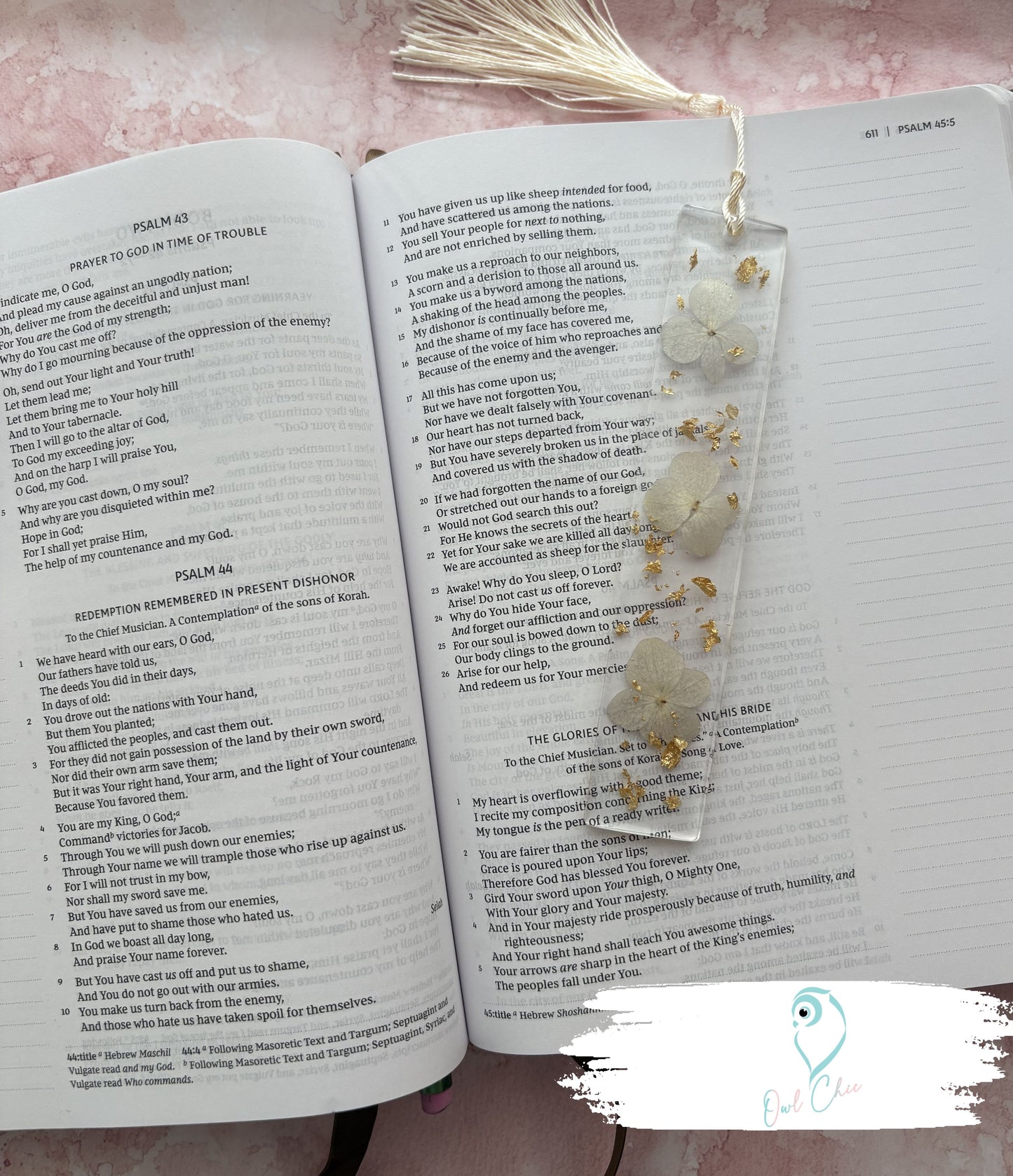 Handmade Resin Bookmark with Dried Flowers & Gold Flakes  |  Aesthetic Gift for Book Lovers