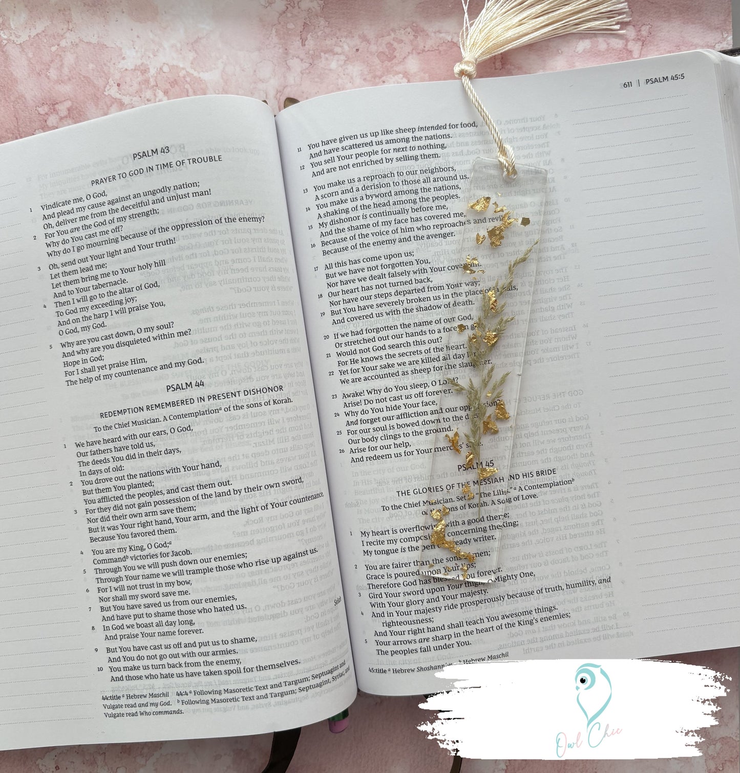 Handmade Resin Bookmark with Dried Flowers & Gold Flakes  |  Aesthetic Gift for Book Lovers
